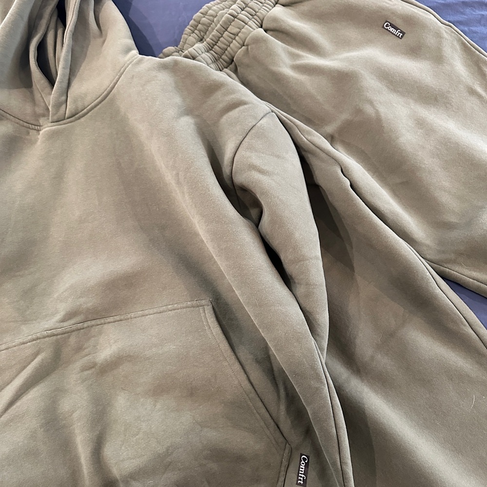 Comfrt Standard Hoodie and Jogger Set - 2XL color Forrest - NEVER BEEN WORN